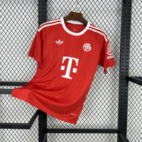 Bayern Munich Shirt 2025-26 Goalkeeper
