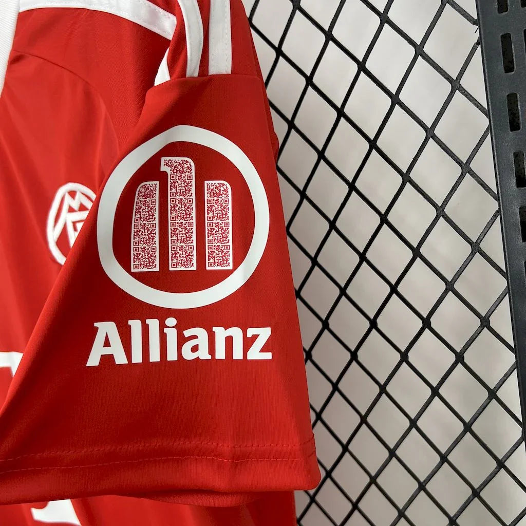 Bayern Munich Shirt 2025-26 Goalkeeper
