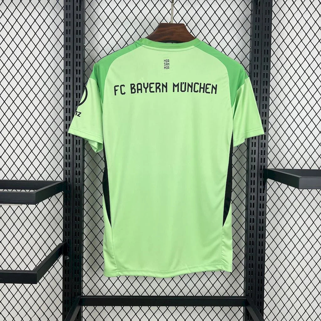 Bayern Munich Goalkeeper Shirt 2025-26