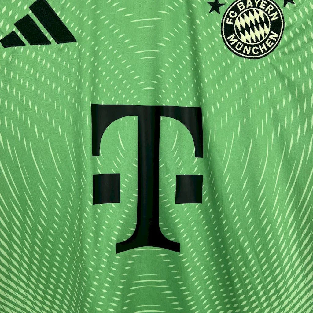 Bayern Munich Goalkeeper Shirt 2025-26