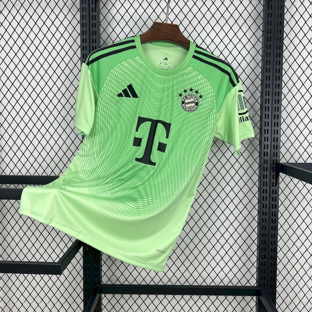 Bayern Munich Goalkeeper Shirt 2025-26