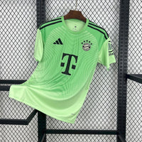 Bayern Munich Goalkeeper Shirt 2025-26