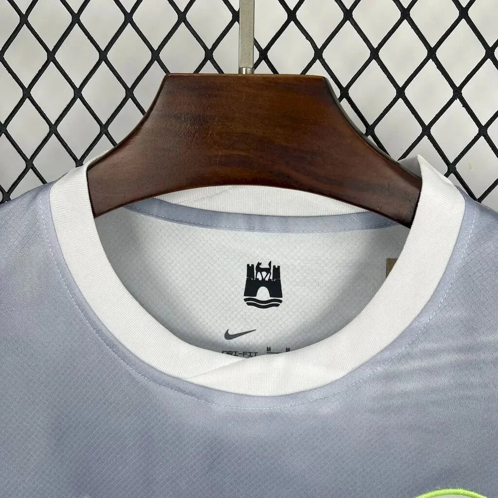 Wolfsburg Away Shirt 2025-26